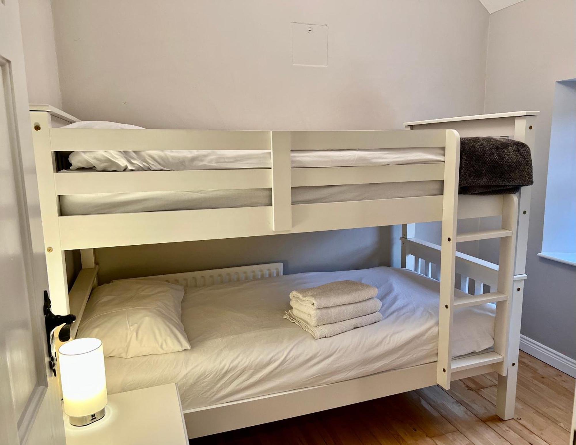 Picturesque Riverview Pettigo Guest house *